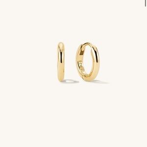 Mejuri Classic Gold Huggie Earrings like new
